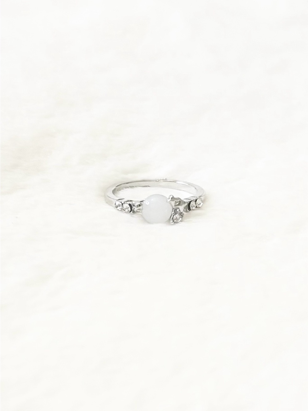 5/$15 🩷 MUST BUNDLE Silver White Opal Cabochon Ring with Accent Stones